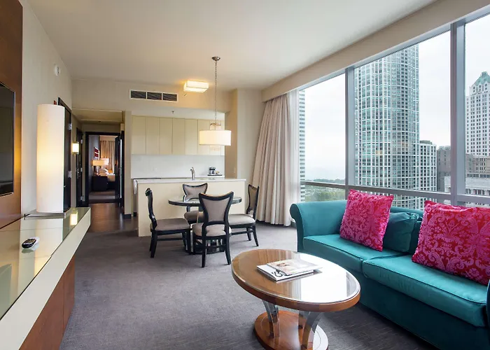 Thewit Chicago, A Hilton 4*