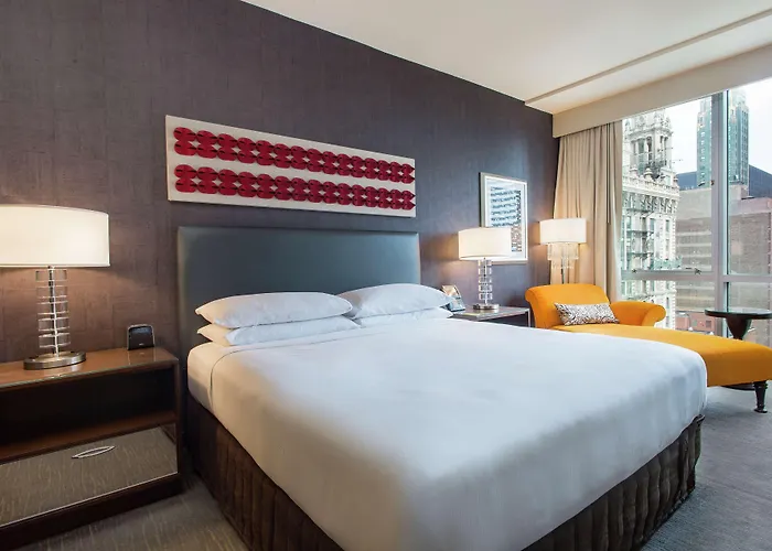 Thewit Chicago, A Hilton 4*