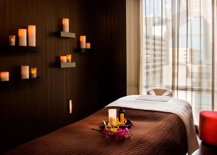 Thewit Chicago, A Hilton Chicago