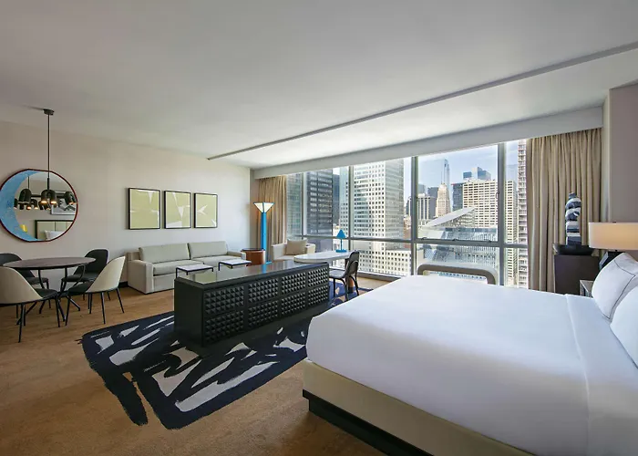 Thewit Chicago, A Hilton